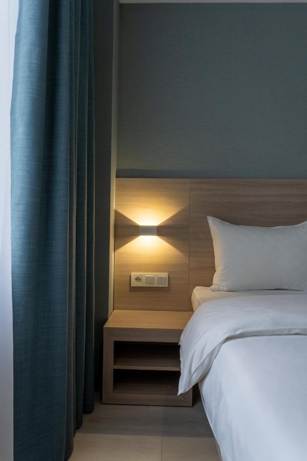Resident Hotel Kazybek Bi Almaty Ngoại thất bức ảnh