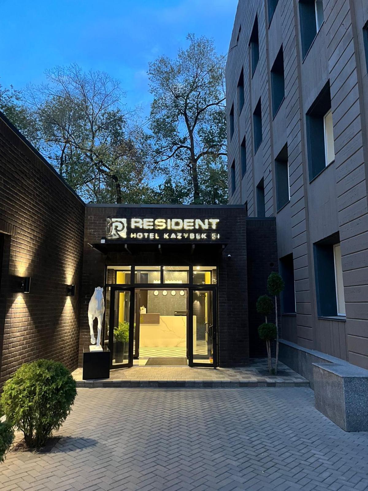Resident Hotel Kazybek Bi Almaty Ngoại thất bức ảnh