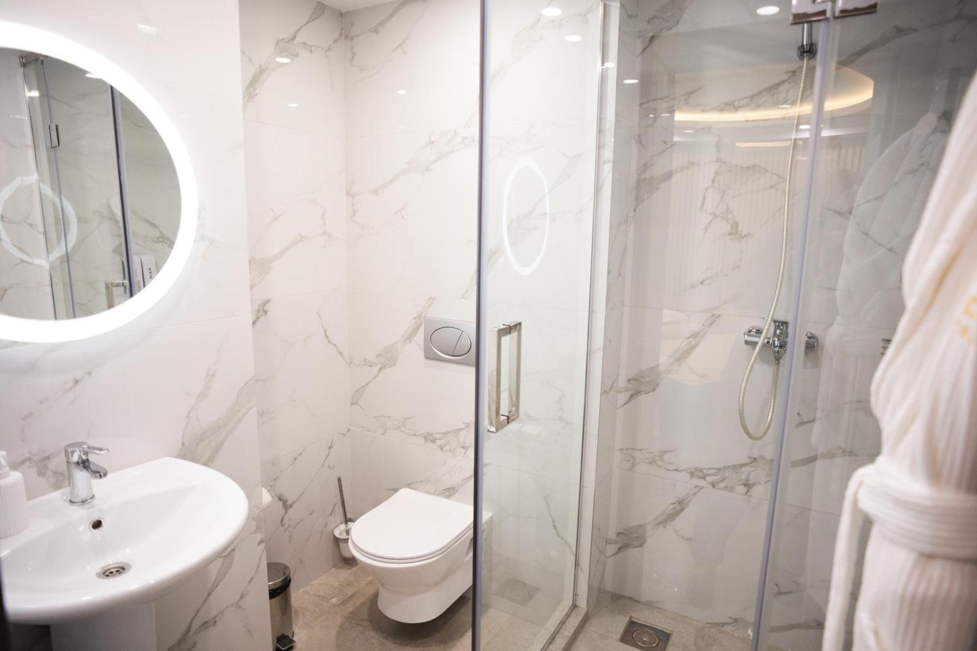 Resident Hotel Kazybek Bi Almaty Ngoại thất bức ảnh