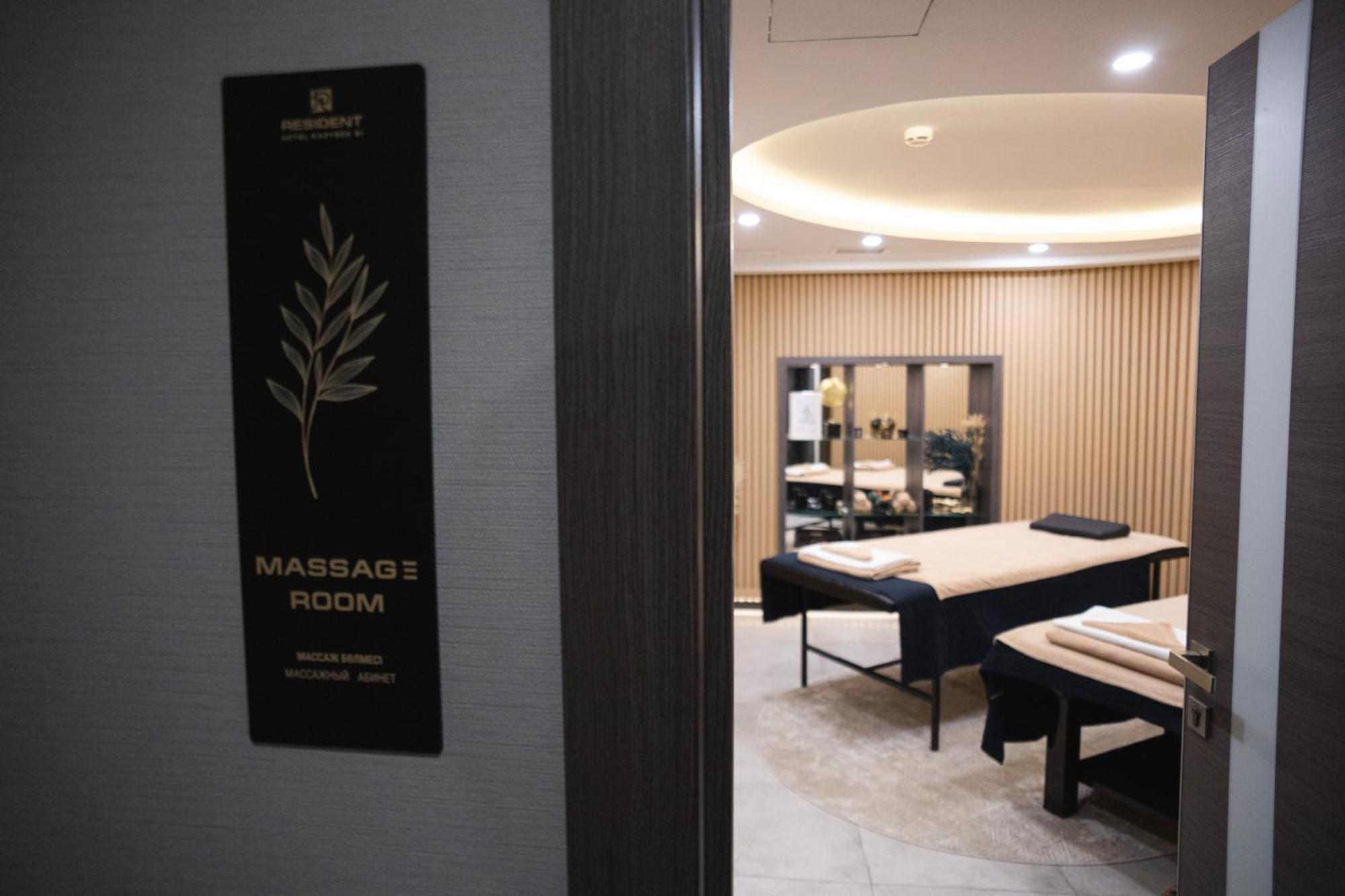 Resident Hotel Kazybek Bi Almaty Ngoại thất bức ảnh