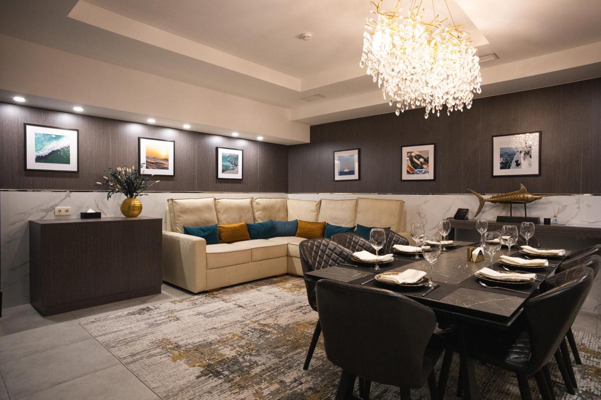Resident Hotel Kazybek Bi Almaty Ngoại thất bức ảnh