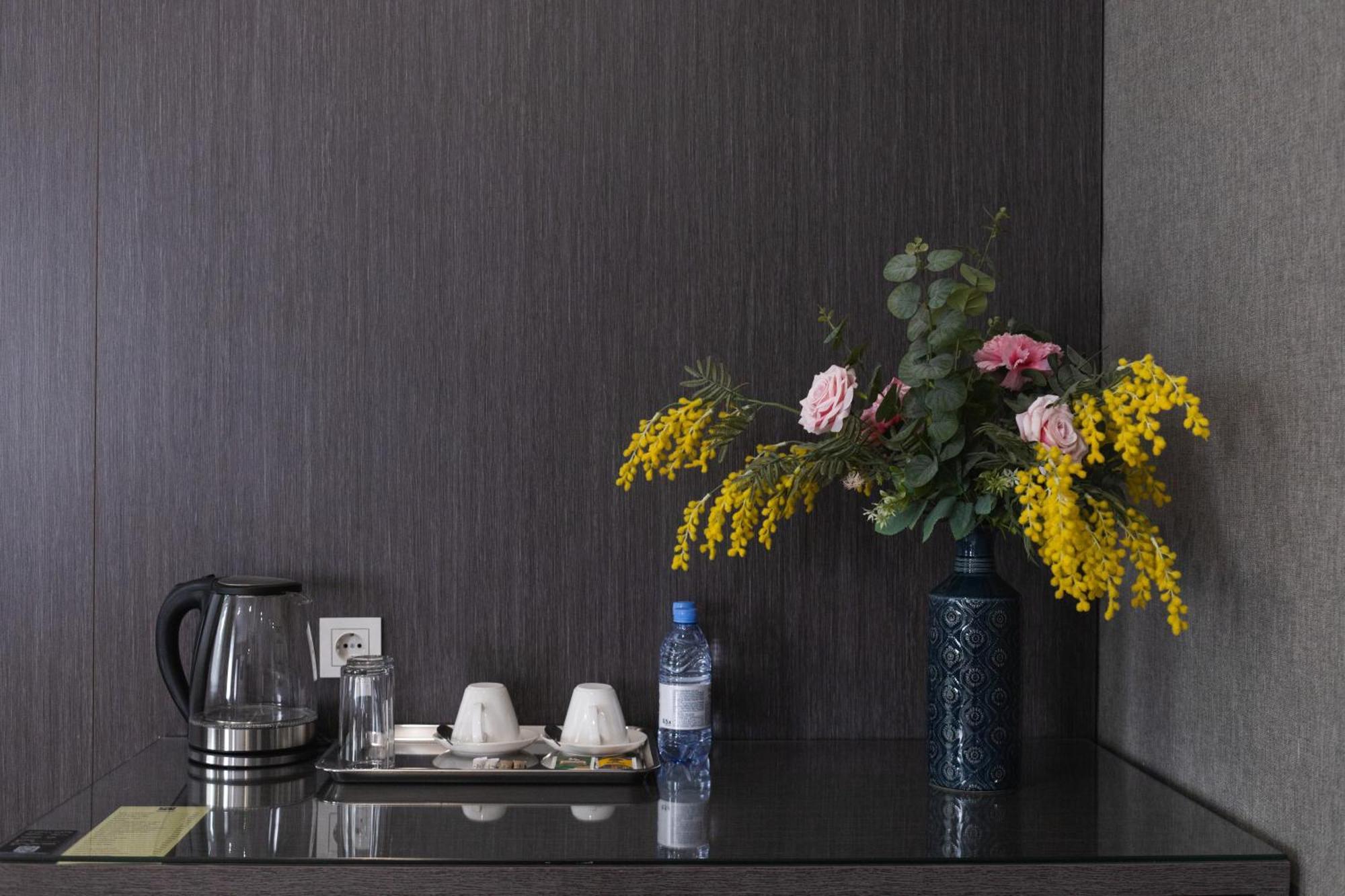 Resident Hotel Kazybek Bi Almaty Ngoại thất bức ảnh